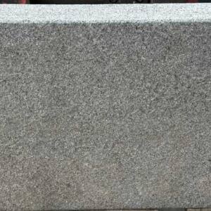 Naturstein Stele Granit dunkelgrau