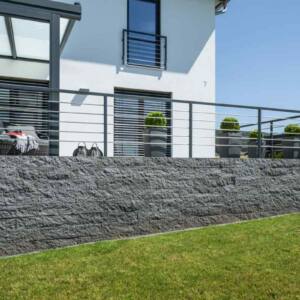 Betonstein Mauer schiefer