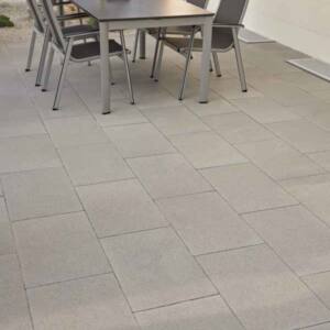 Betonstein Platte mittelgrau