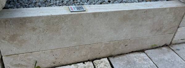 Naturstein Randstein Travertin weiß/beige
