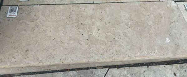 Naturstein Trittstufe Travertin gelbbeige