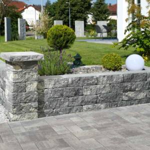 Betonstein Mauer nero bianco