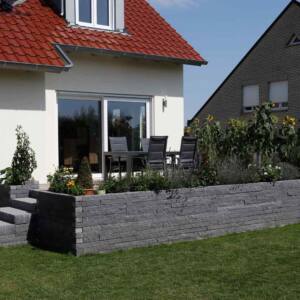 Betonstein Mauer basalt