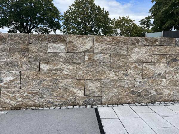 Betonstein Mauer muschelkalk