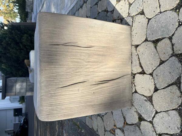 Betonstein Sitzquader braun