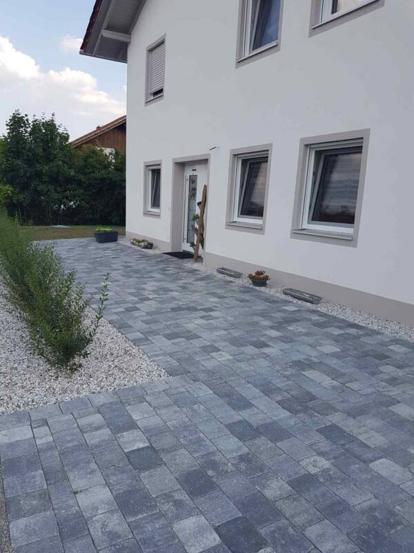 Betonstein Pflaster grau-schwarz